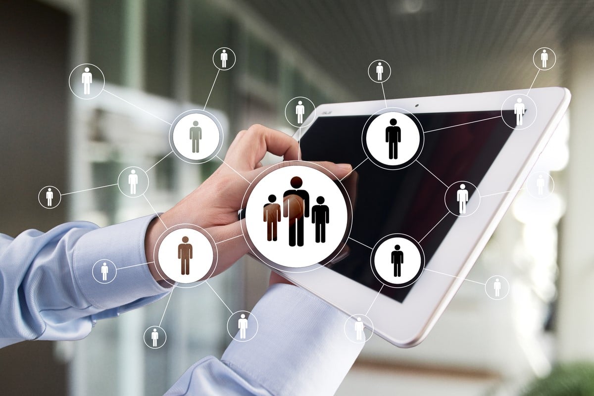 How Can HR Leaders Improve the Working Environment With Technology